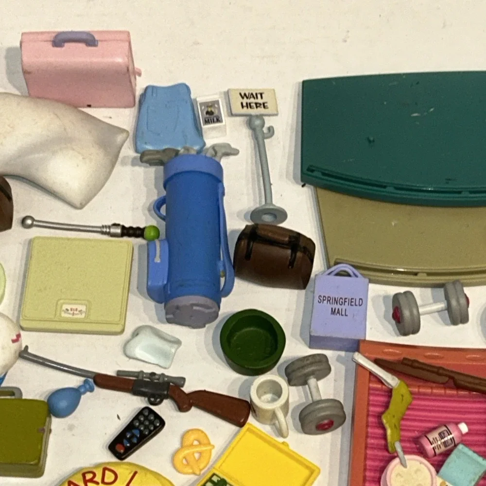 Lot of The Simpsons WOS World Of Springfield Accessories Playmates Parts Lard C4